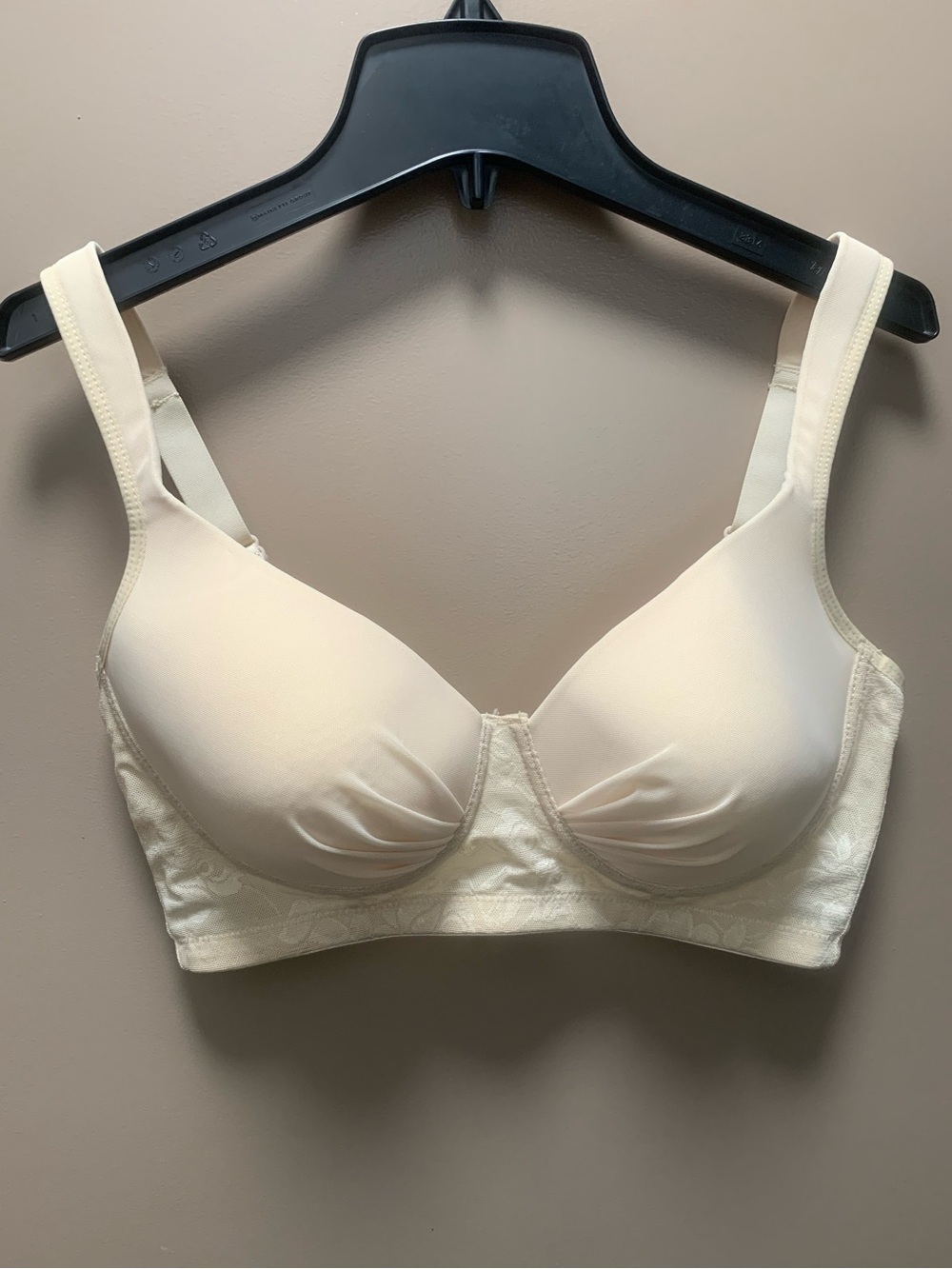 Rhonda Shear Molded Cup Wireless Wide Straps Bra Beige Size S